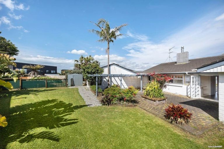 Photo of property in 18 Roysfield Lane, Sunnyhills, Auckland, 2010