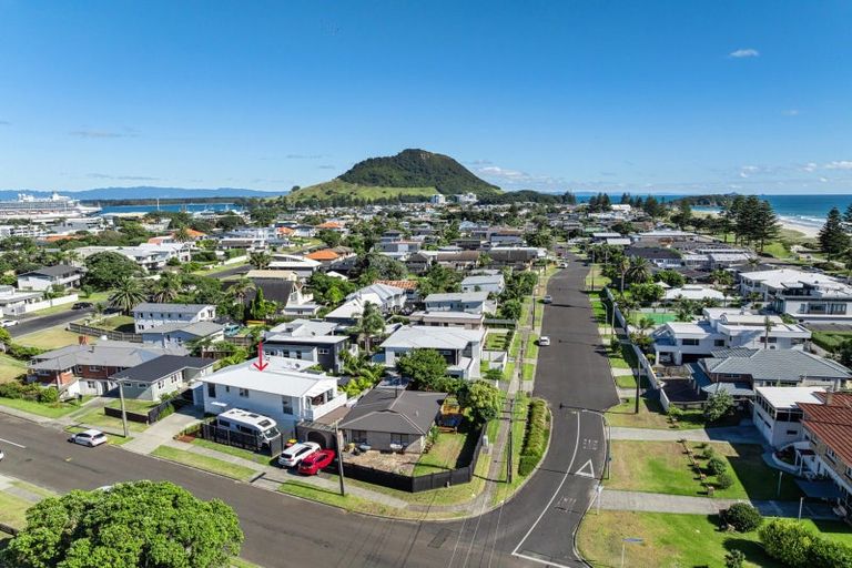 Photo of property in 16 Sutherland Avenue, Mount Maunganui, 3116