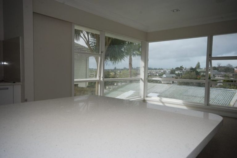 Photo of property in 100 Oakdale Road, Mount Roskill, Auckland, 1041