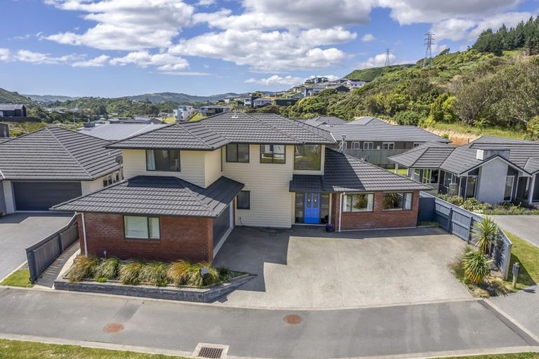 Photo of property in 32 Banks Boulevard, Whitby, Porirua, 5024