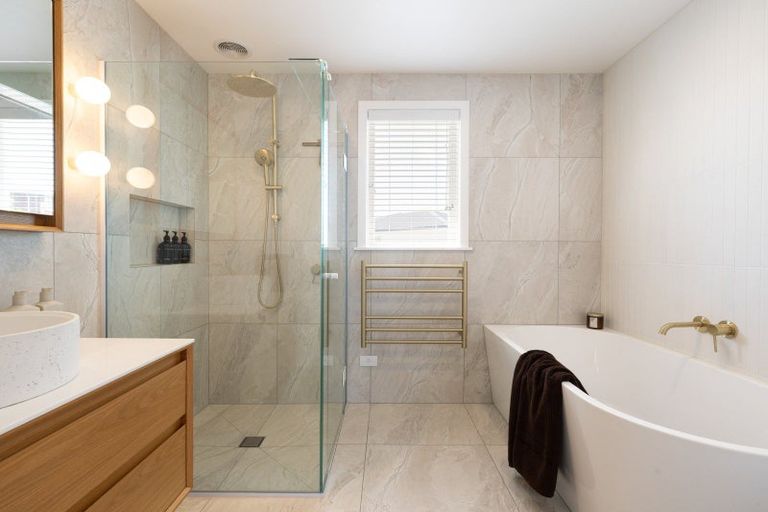 Photo of property in 9 English Street, St Andrews, Hamilton, 3200