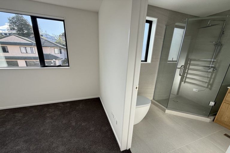 Photo of property in 4/41 Forrest Hill Road, Milford, Auckland, 0620