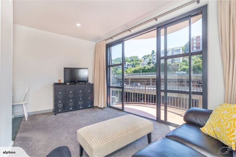 Photo of property in Atrium Apartments, 2o/154 The Terrace, Wellington Central, Wellington, 6011