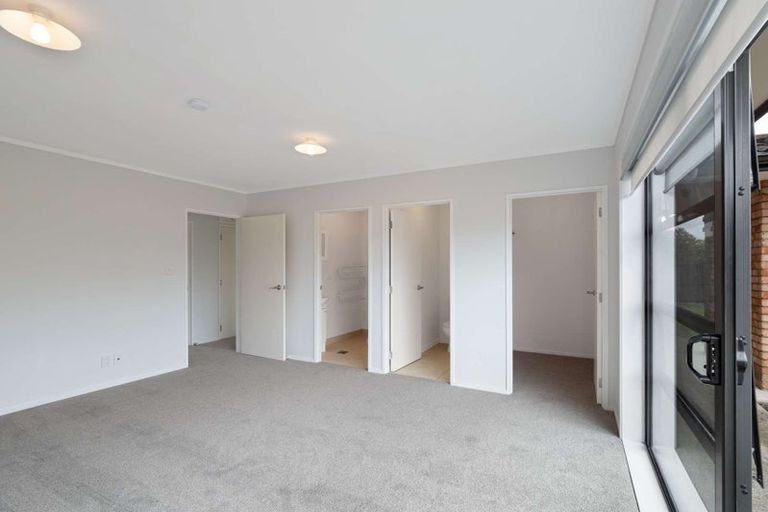 Photo of property in 19 Aitkenhead Court, Parakai, 0830