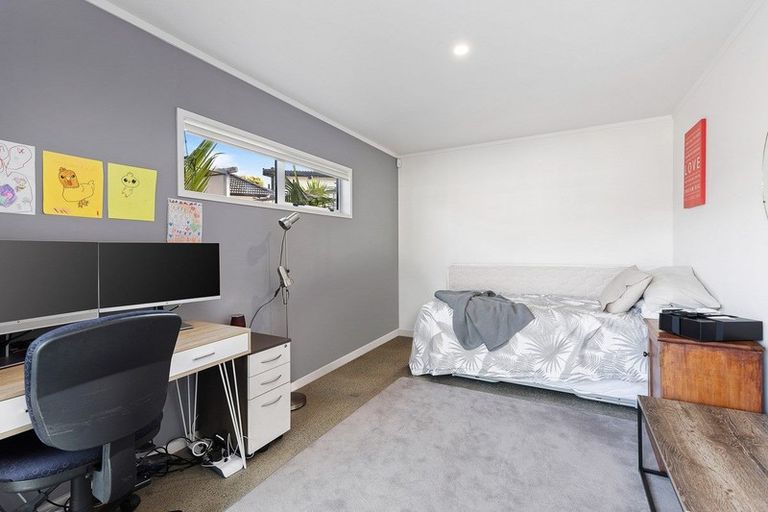 Photo of property in 7 Cornwall Street, Te Atatu South, Auckland, 0610