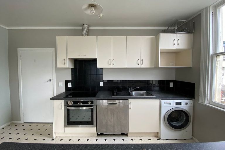 Photo of property in 16 Austin Street, Mount Victoria, Wellington, 6011