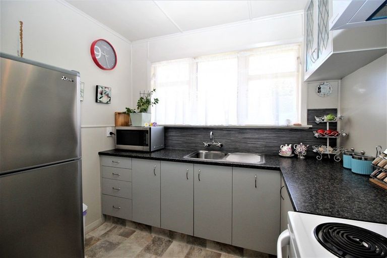 Photo of property in 17 Burgoyne Street, Woodville, 4920