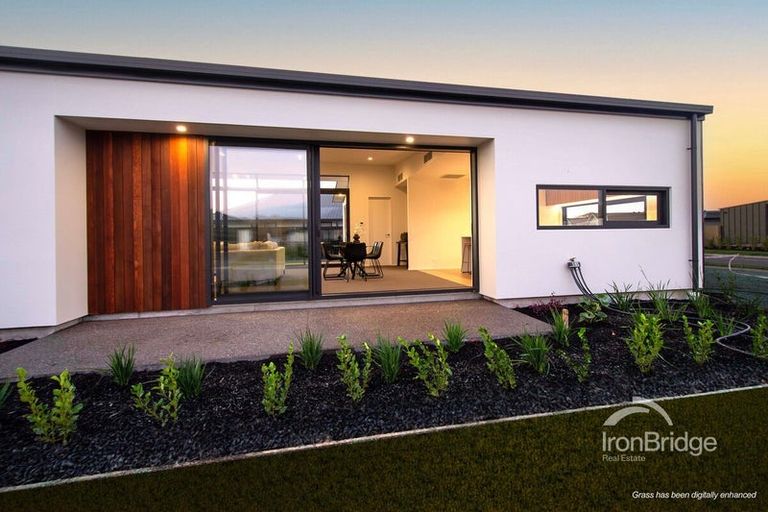 Photo of property in 8 Glendore Drive, Halswell, Christchurch, 8025