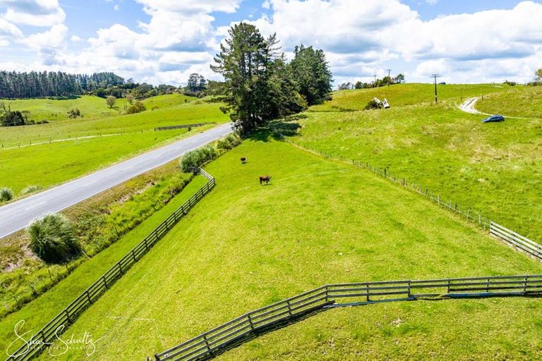Photo of property in 2305 State Highway 12, Paparoa, 0571