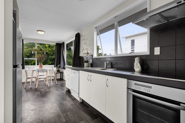 Photo of property in 9 Camellia Avenue, Bell Block, New Plymouth, 4312