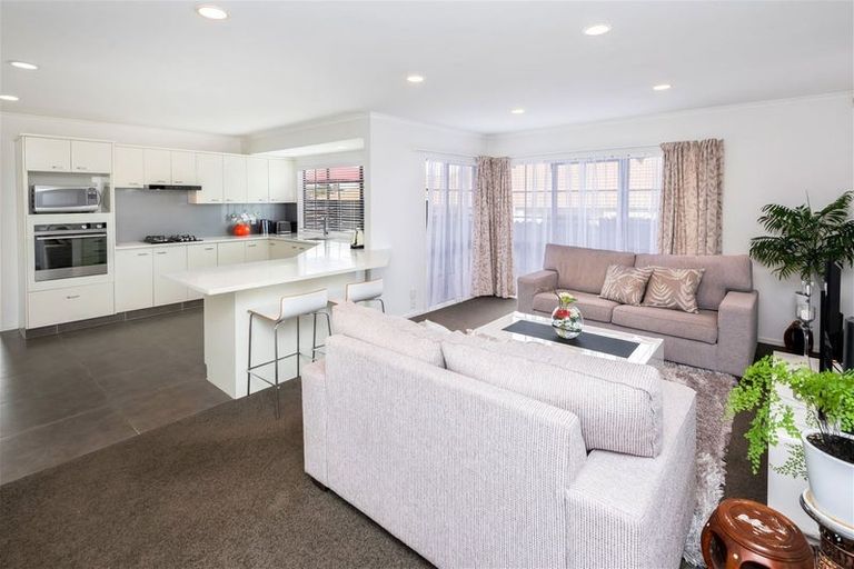 Photo of property in 8 Highgate Place, Somerville, Auckland, 2014