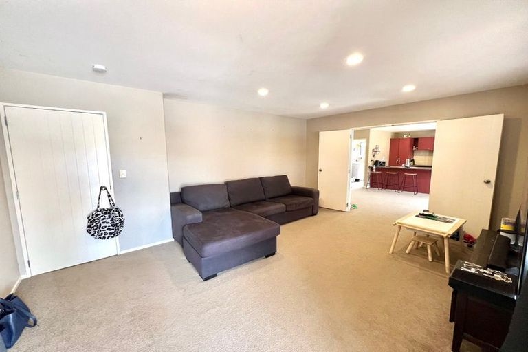 Photo of property in 60b Lothian Brae, Wattle Downs, Auckland, 2103