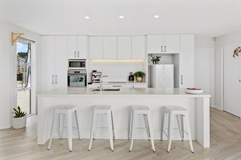 Photo of property in 18 Westhill Lane, Papamoa Beach, Papamoa, 3118