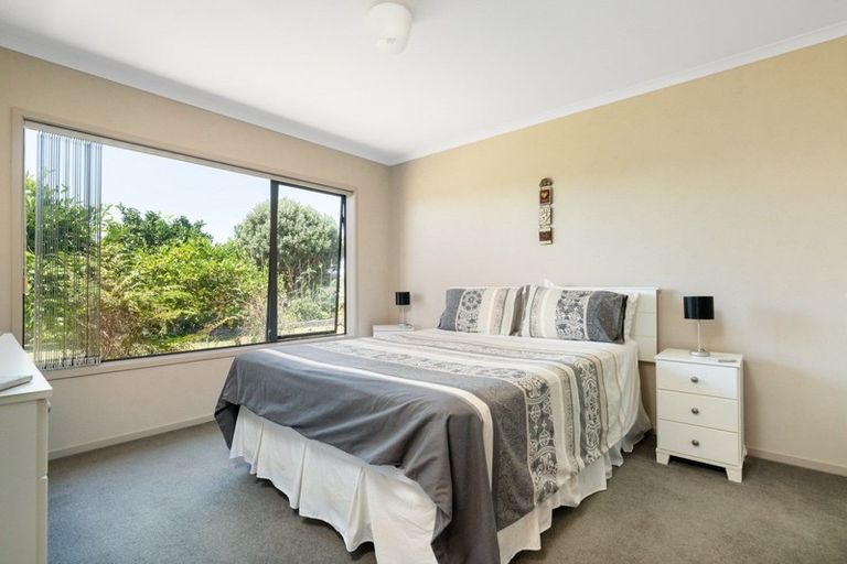 Photo of property in 38 Kereru Place, Pyes Pa, Tauranga, 3112