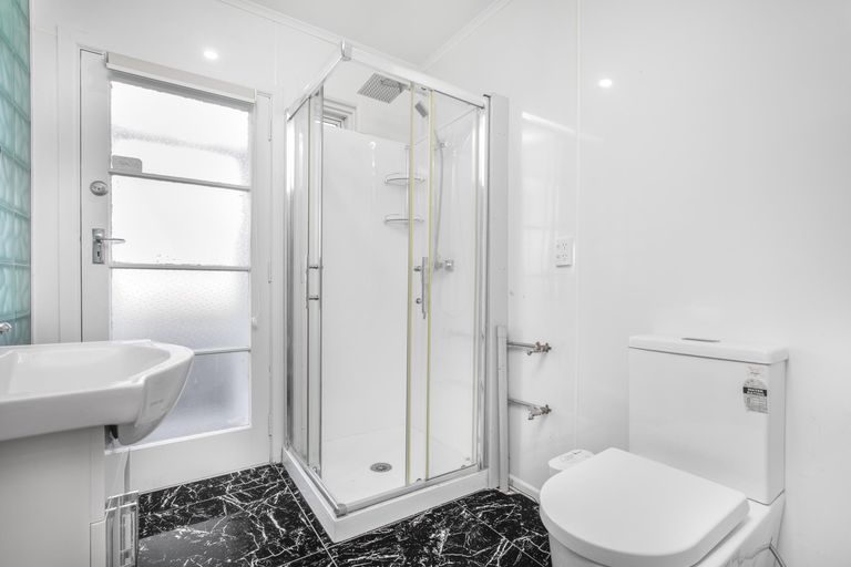 Photo of property in 4 Lincoln Road, Manurewa East, Auckland, 2102