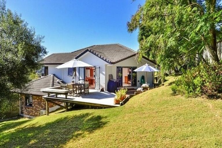 Photo of property in 5 Phoebe Meikle Place, Torbay, Auckland, 0630