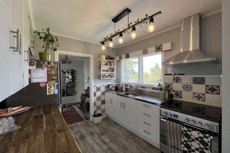 Photo of property in 1/16 Roseburn Place, Pakuranga, Auckland, 2010