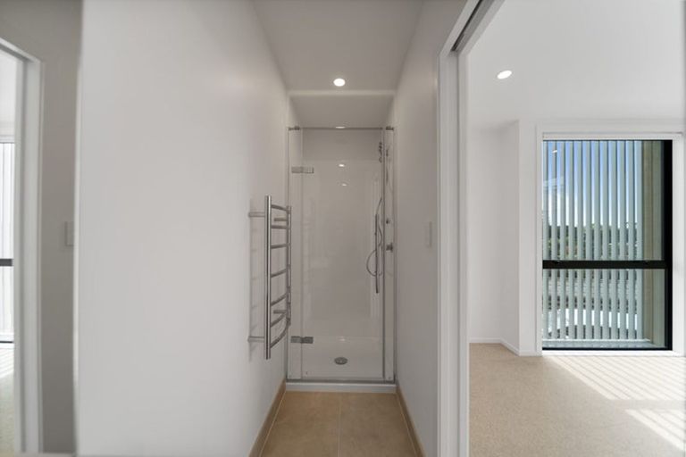 Photo of property in 2/39 Pakuranga Road, Pakuranga, Auckland, 2010