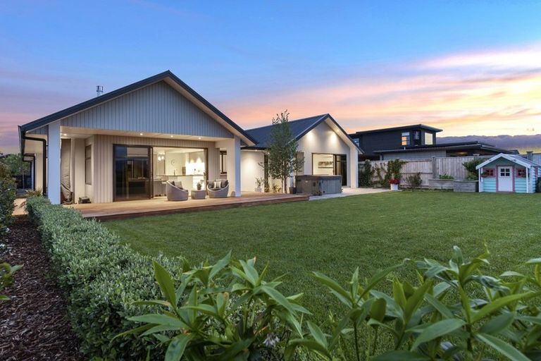 Photo of property in 71 Penetaka Heights, Pyes Pa, Tauranga, 3112