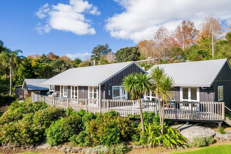 Photo of property in 16 Ao Marama Place, Kerikeri, 0294
