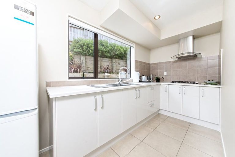 Photo of property in 22 Catlins Place, Fairview Heights, Auckland, 0632