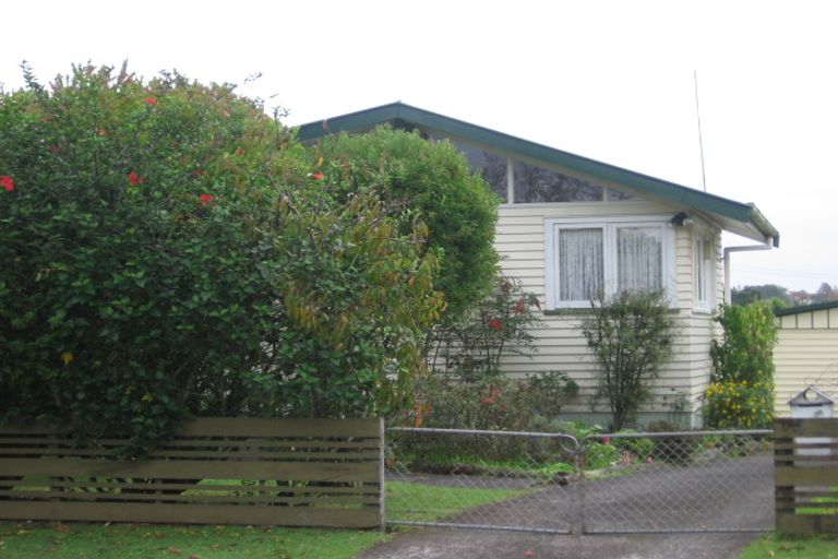 Photo of property in 4 Sunray Avenue, Titirangi, Auckland, 0604