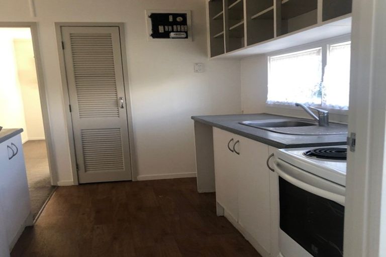 Photo of property in 2/20 Sheridan Drive, New Lynn, Auckland, 0600