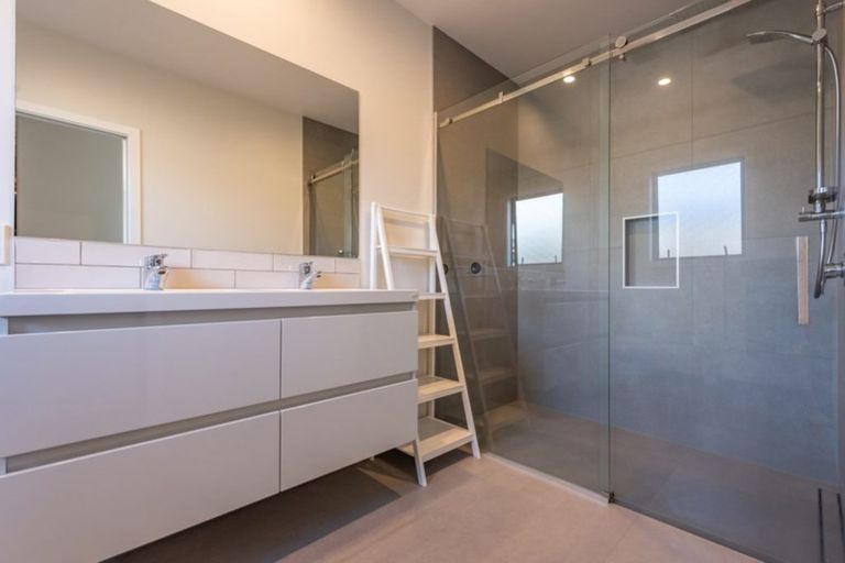 Photo of property in 6 Christow Court, Paraparaumu, 5032