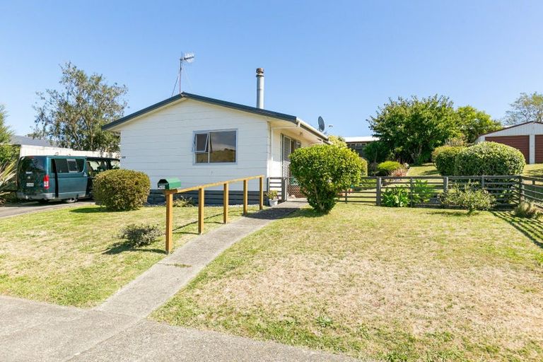 Photo of property in 408 Mazengarb Road, Paraparaumu, 5032