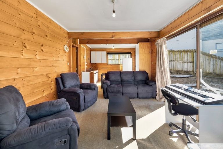 Photo of property in 19 Endymion Place, Half Moon Bay, Auckland, 2012