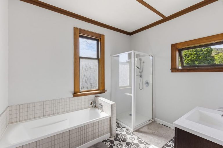 Photo of property in 42 Hinemoa Street, Paraparaumu, 5032