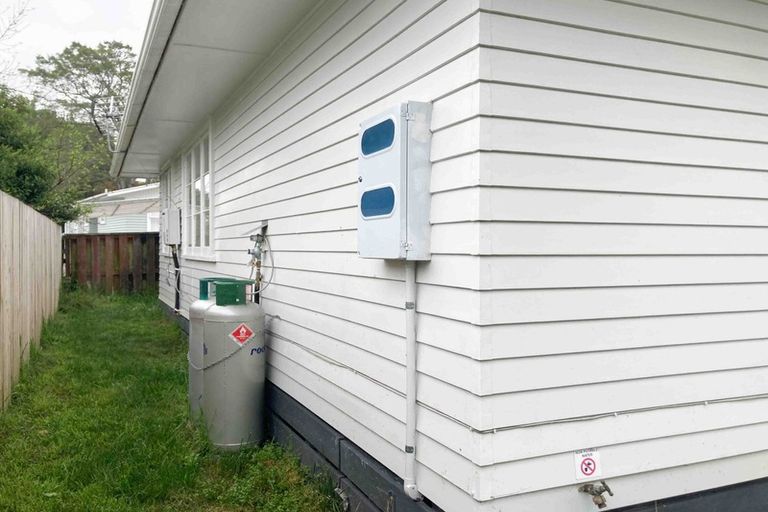 Photo of property in 9c Edwards Avenue, Henderson, Auckland, 0610