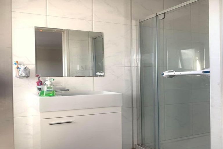Photo of property in 30c Alfriston Road, Manurewa East, Auckland, 2102
