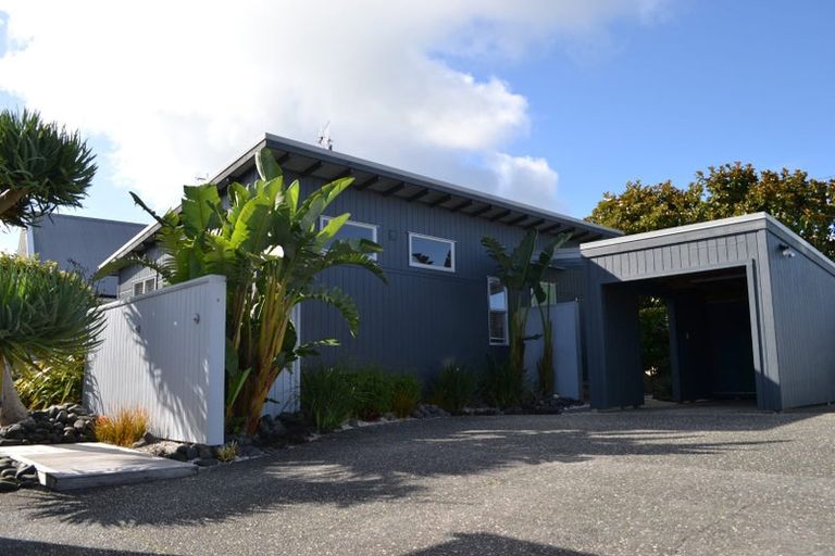 Photo of property in 72 Uxbridge Road, Cockle Bay, Auckland, 2014