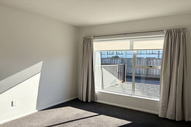 Photo of property in 2/73 Harewood Road, Papanui, Christchurch, 8053