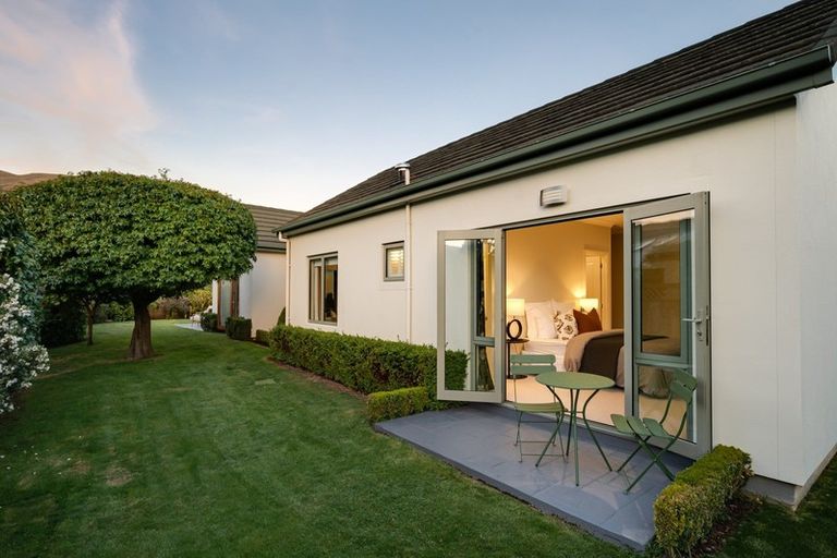 Photo of property in 2 Pearl Lane, Arrowtown, 9302