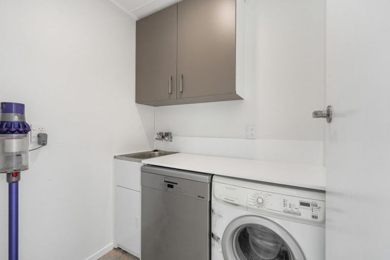 Photo of property in 15 Escort Grove, Awapuni, Palmerston North, 4412