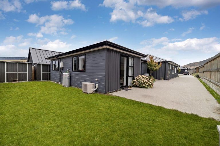 Photo of property in 83 Jack Hanley Drive, Jacks Point, Queenstown, 9371