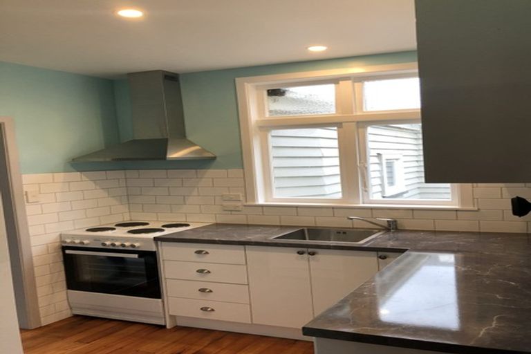 Photo of property in 3 Ngatitoa Street, Tawa, Wellington, 5028