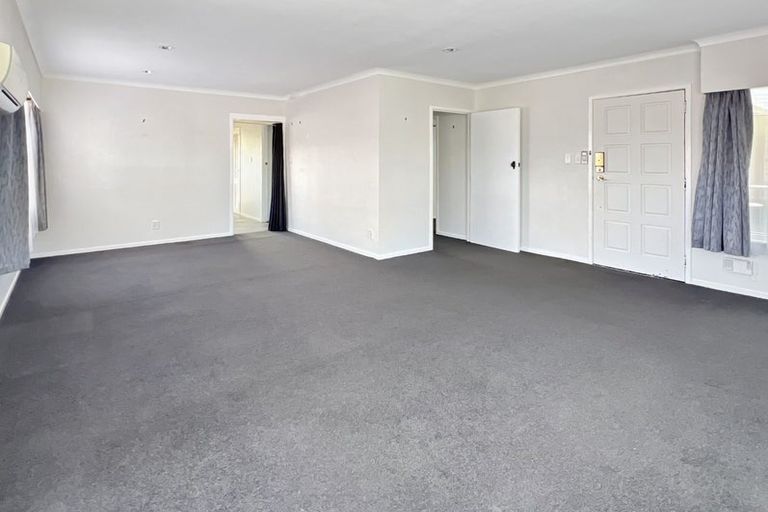 Photo of property in 1/111 Shakespeare Road, Milford, Auckland, 0620