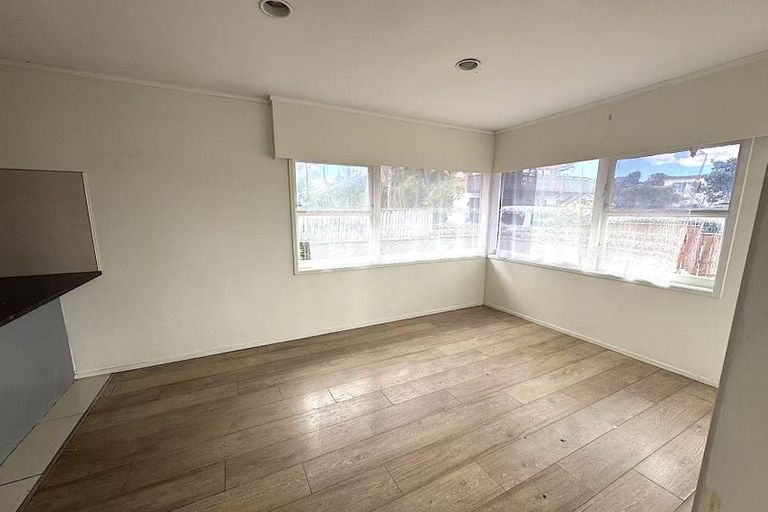 Photo of property in 5 Olena Avenue, Sunnyhills, Auckland, 2010