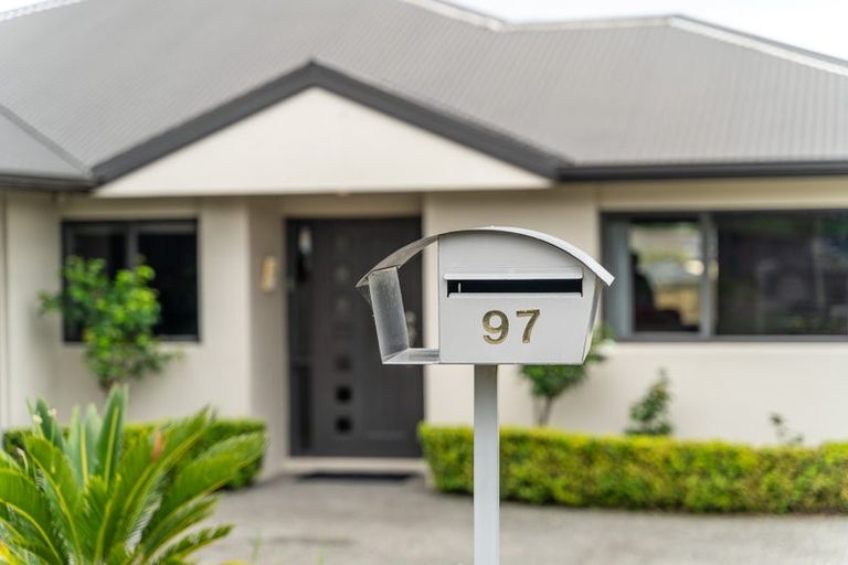 Photo of property in 97 Farnborough Drive, Grandview Heights, Hamilton, 3200