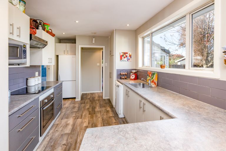 Photo of property in 72 Wingate Street, Redwood, Christchurch, 8051