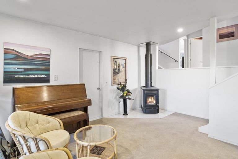 Photo of property in 18 Rhodes Fall, Rangatira Park, Taupo, 3330