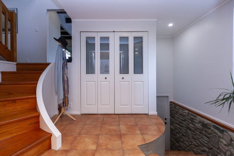 Photo of property in 20 Tiromoana Road, Raumati South, Paraparaumu, 5032