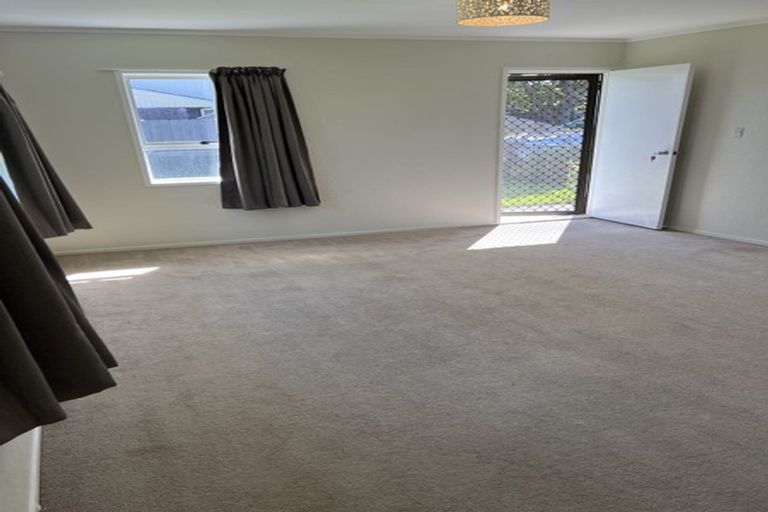 Photo of property in 3/16 Vivian Wilson Drive, Eastern Beach, Auckland, 2012