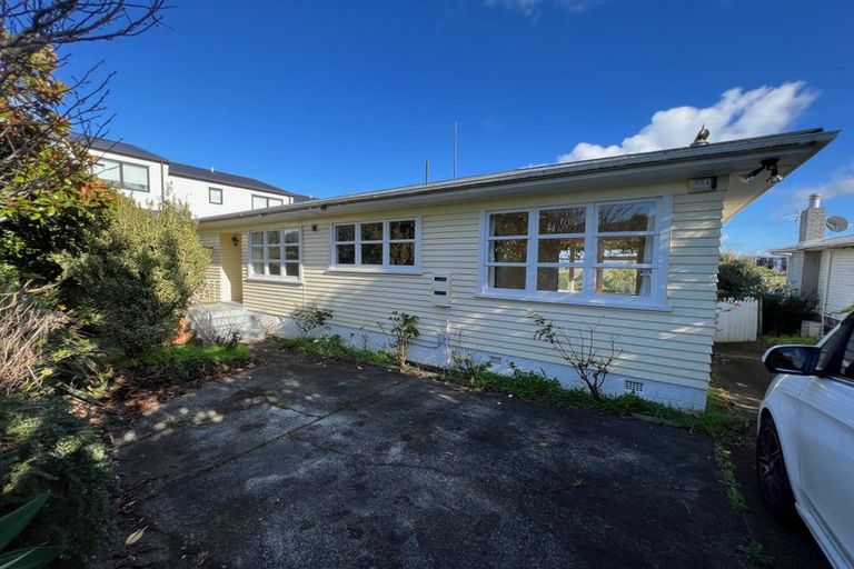 Photo of property in 9 Lewis Road, Pakuranga, Auckland, 2010
