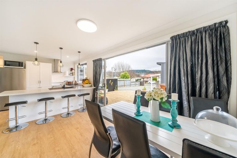 Photo of property in 15 Ararino Street, Trentham, Upper Hutt, 5018