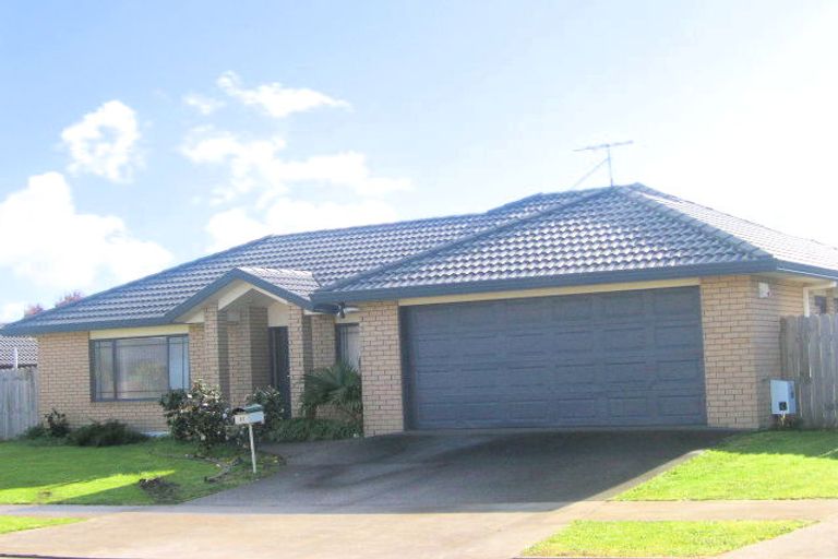 Photo of property in 11 Chapletown Drive, East Tamaki, Auckland, 2016
