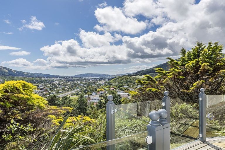 Photo of property in 94 Woodman Drive, Tawa, Wellington, 5028
